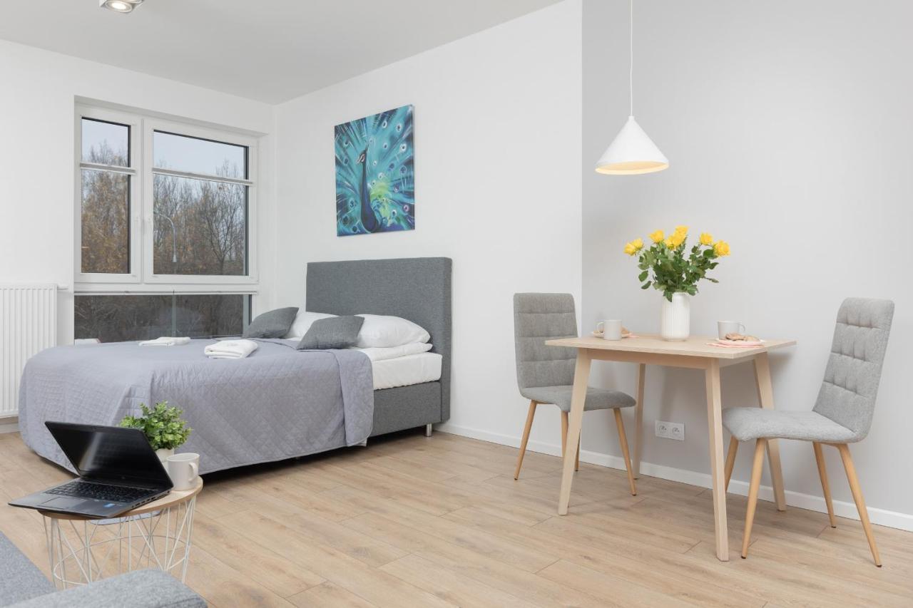 Metro Bielany Apartments With Parking By Noclegi Renters Warszawa Zewnętrze zdjęcie