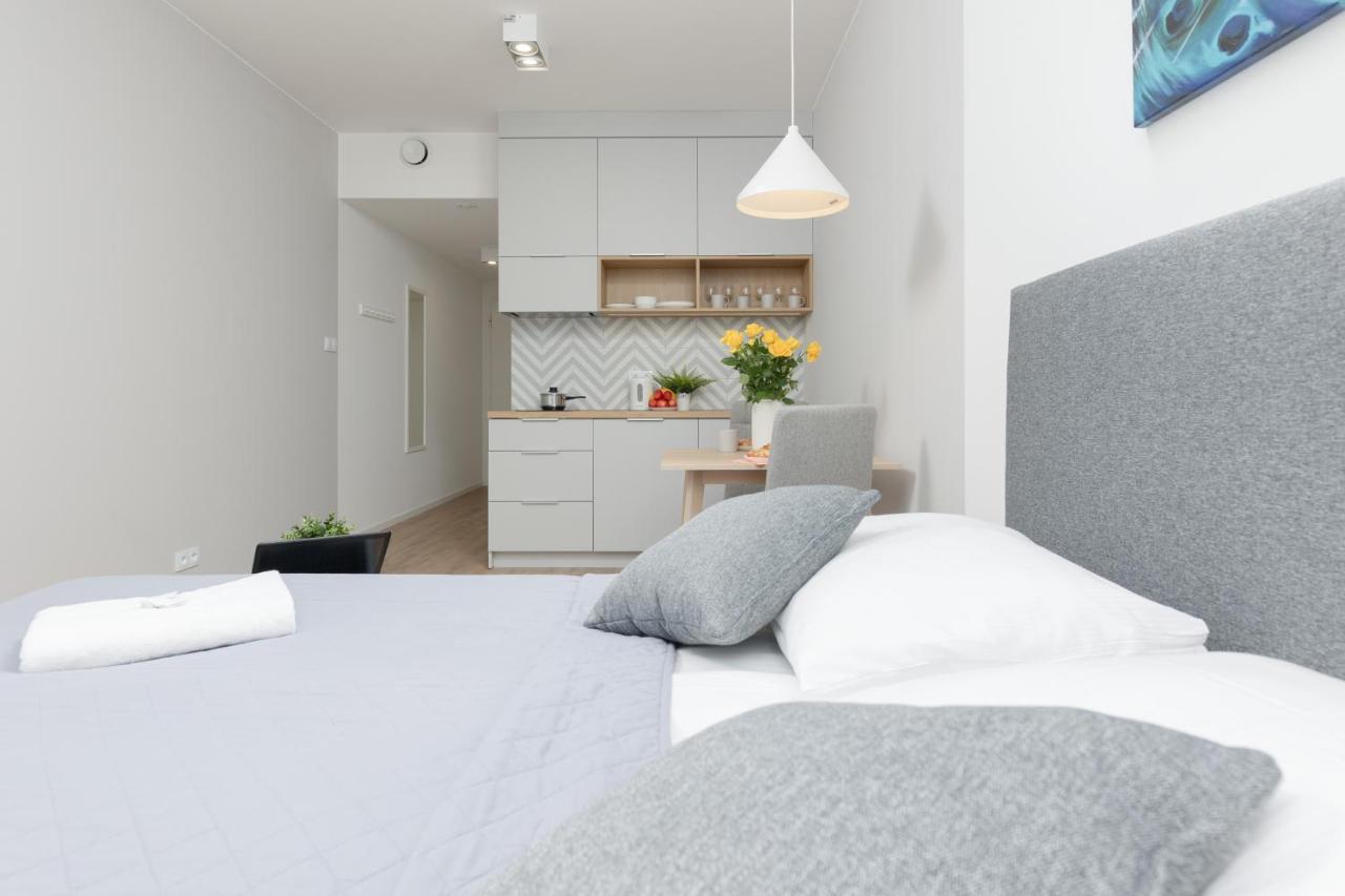Metro Bielany Apartments With Parking By Noclegi Renters Warszawa Zewnętrze zdjęcie